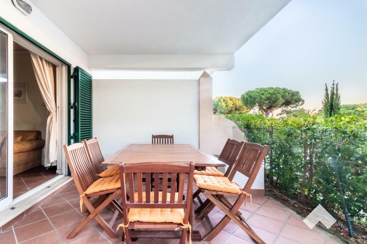 קווארטיירה Spacious Villa In Jardim Do Golfe • Pool מראה חיצוני תמונה